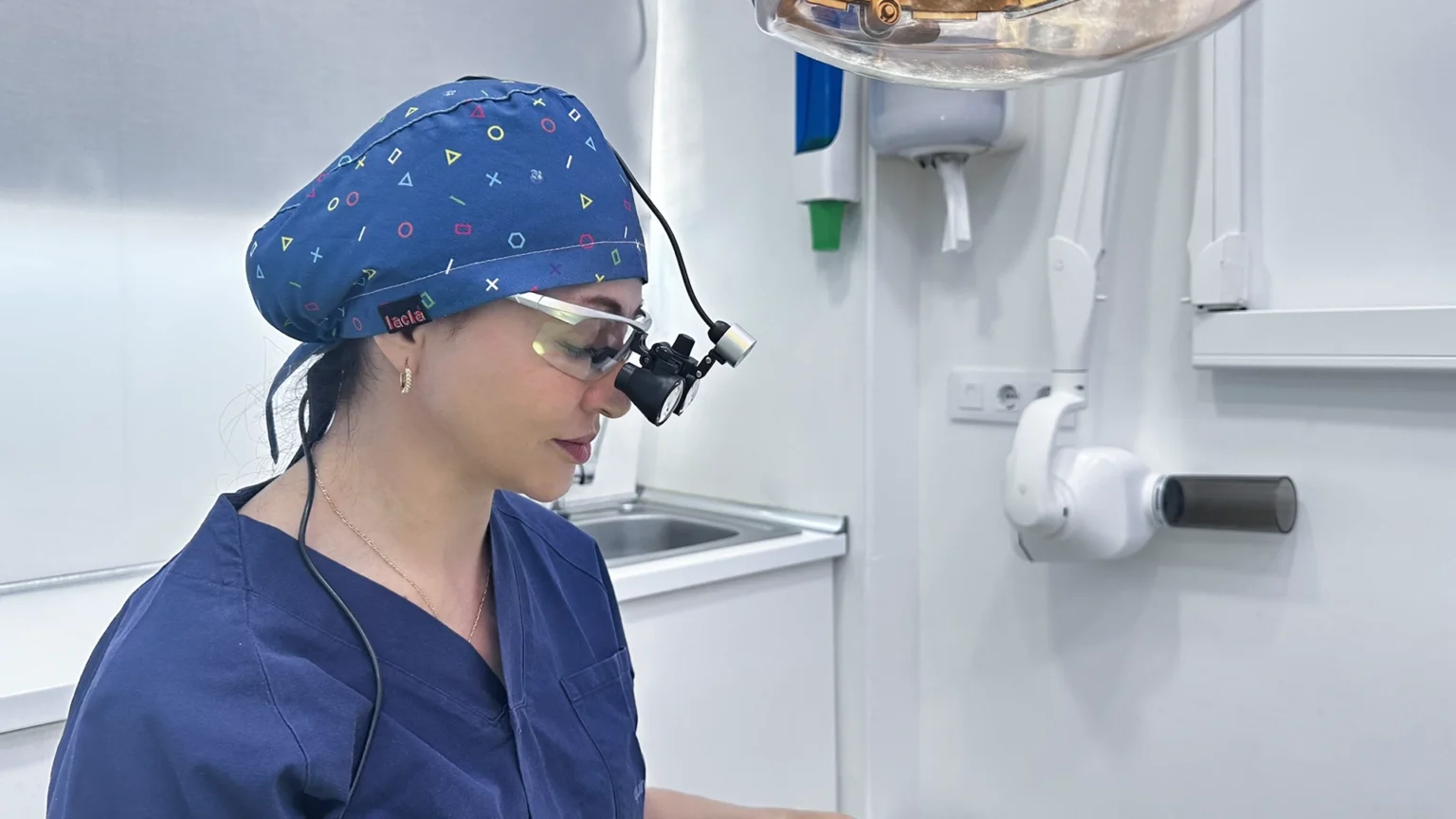 Dra. Sonia Janneth Hincapié especialista en blefaroplastia y rejuvenecimiento oculofacial en Madrid.